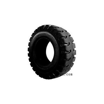 實(shí)力**裝載機(jī)翻新輪胎23.5-25  50鏟車(chē)輪胎